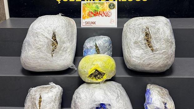 İzmir'de 15 kilo skunk ele geçirildi: 3 tutuklama