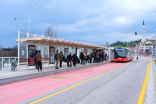 Sakarya’da metrobüs 1 yaşında: 3 milyon 650 bin yolcu taşıdı