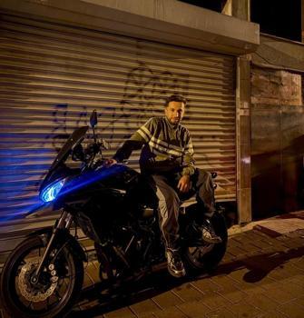 Fatih'te hafif ticari aracın çarptığı motosikletli öldü
