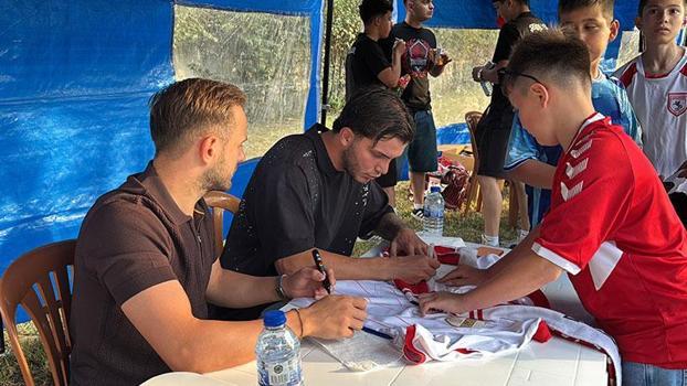 Taraftarların düzenlediği Samsunspor’un yıl dönümü kutlamasına futbolcular katıldı