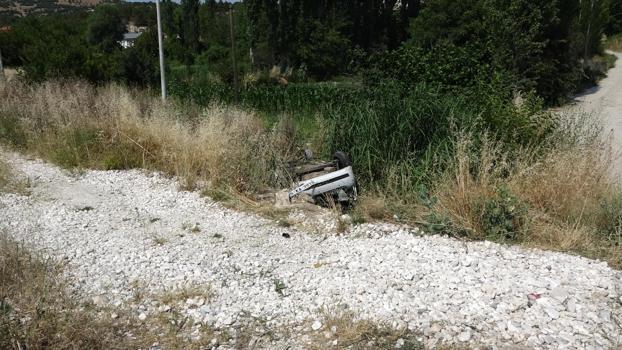 2 kardeş cenazeye gelirken kazada yaralandı