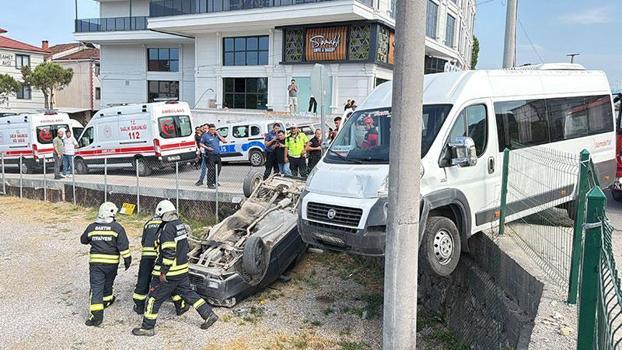 İşçi servisi ile iki otomobil çarpıştı: 3 yaralı
