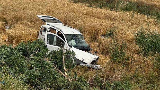 Çankırı'da hafif ticari araç ve otomobil çarpıştı: 3 ölü, 4 yaralı