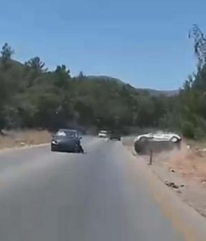 İki otomobilin çarpışması kamerada; 2 yaralı