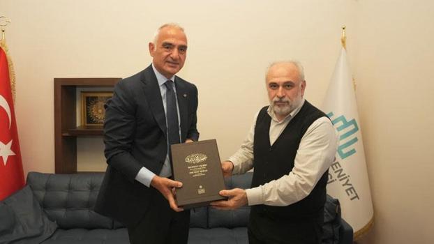 Bakan Ersoy, bilim tarihçisi Prof. Dr. Fazlıoğlu'nu ziyaret etti