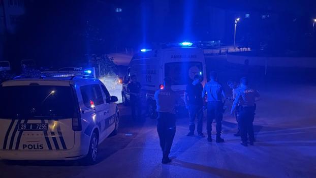 Sahte plakalı otomobiliyle kaçarken çarptığı bekçi yaralandı