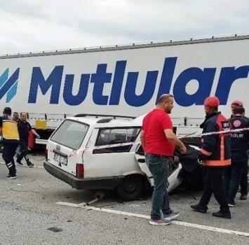 Giresun’da otomobil TIR’a çarptı: 1 ölü, 1 yaralı
