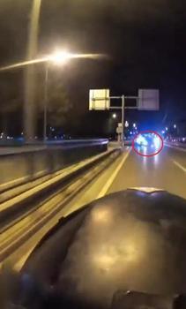 Refüje çarpan otomobilin takla attığı kaza kamerada