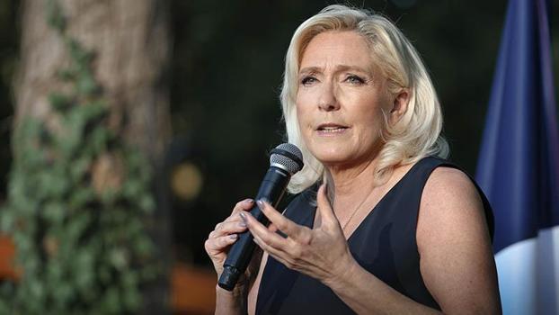 Le Pen cumhurbaşkanlığı adaylığını resmen açıkladı