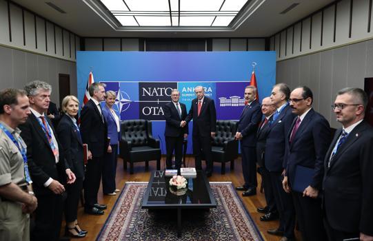 Cumhurbaşkanı Erdoğan, Birleşik Krallık Başbakanı Starmer'i kabul etti