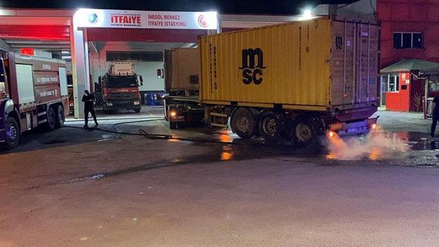 Bursa'da yanan TIR'ı 10 kilometre kullanıp itfaiyeye ulaştırdı