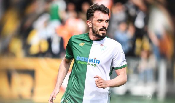 Bursaspor orta saha oyuncusu Hakkı Türker ile yollarını ayırdı