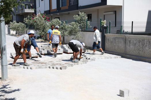 Didim'de iki sokakta yol yapım çalışması