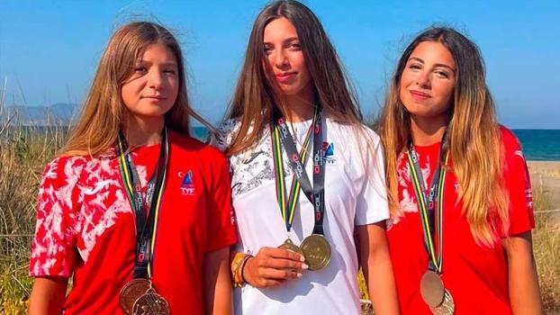 İzmir'in kızları dünya şampiyonu
