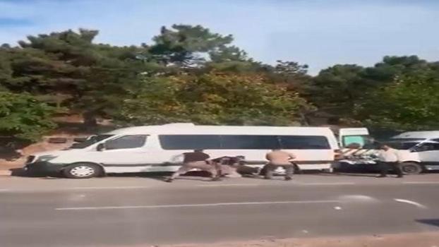 Trafikte sopalarla darba 4 tutuklama