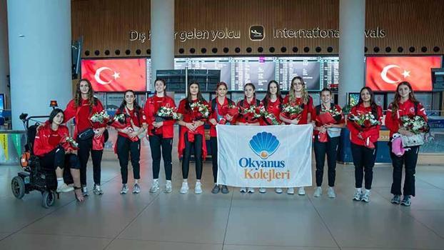 Okyanus Koleji Kız Voleybol Milli Takımı, dünya ikincisi oldu
