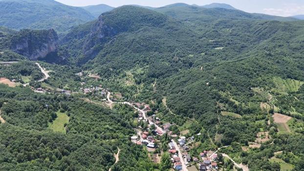 Müzeyyen Senar'ın doğduğu iddia edilen 'en uzun kırsal mahalle' Hilmiye