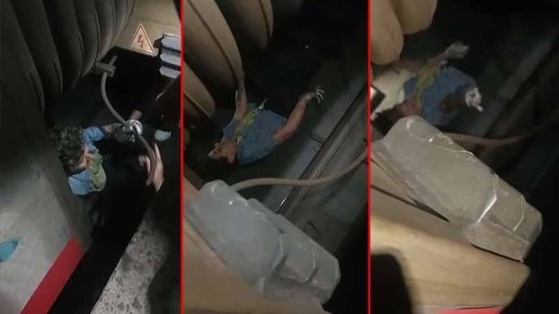 Marmaray'da raylara oturan yolcu trenin altında sıkıştı; güvenlik görevlileri kurtardı