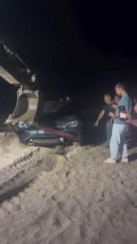Kandıra’da otomobil denize girdi