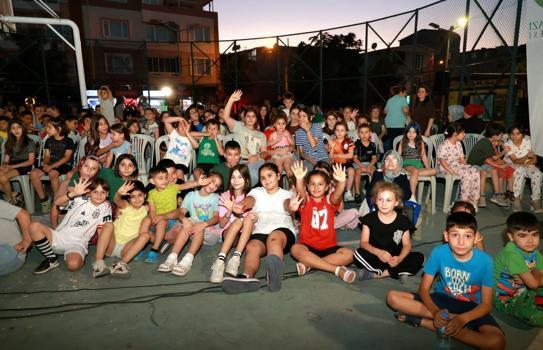 Osmangazi’de yazlık sinema etkinliklerine çocuklardan yoğun ilgi