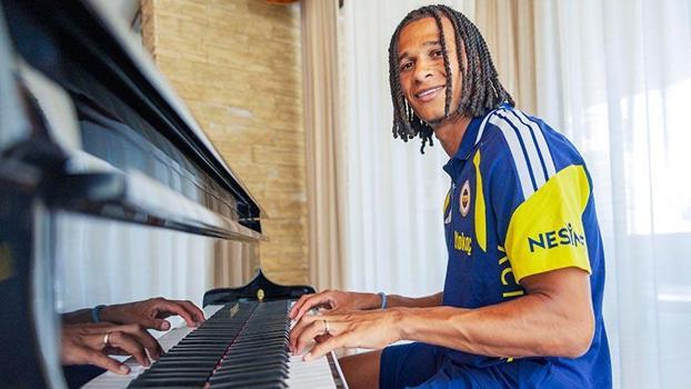 Nathan Ake: İlk amacımız öncelikle Şampiyonlar Ligi’ne kalmak