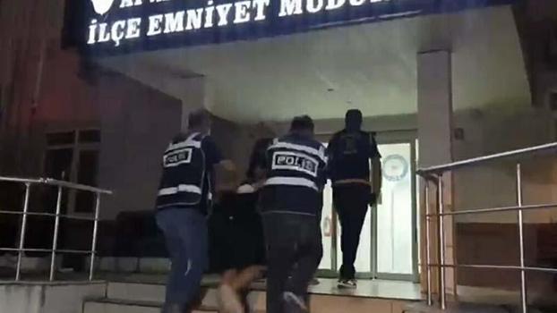 Ayvalık’ta bir kişinin bıçaklanarak ağır yaralandığı trafik kavgasında 2 şüpheli tutuklandı