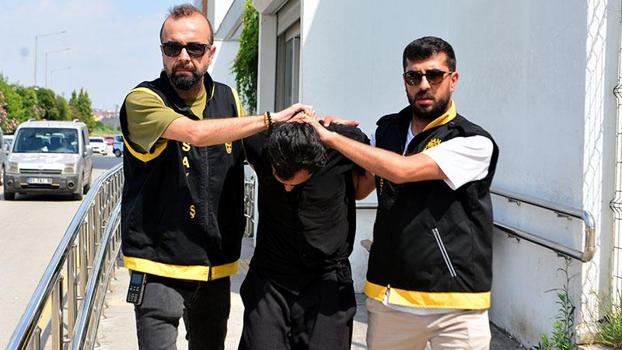 2 çocuğunun annesini kıskançlık krizine girince bıçaklamış