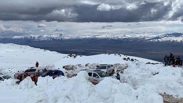 Kaybolduktan 112 gün sonra bulunan kadın dağcının cenazesi, Ağrı Dağı’ndan indirildi