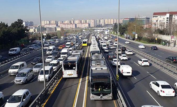 Metrobüs seferlerinde 15 Temmuz düzenlemesi; FSM Köprüsü güzergahı kullanılacak