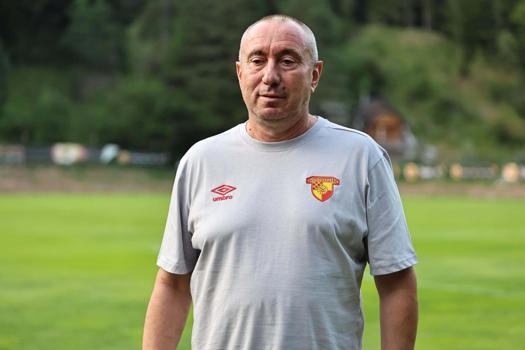 Göztepe Teknik Direktörü Stanimir Stoilov:1 ya da 2 transferi kampa yetiştireceğiz