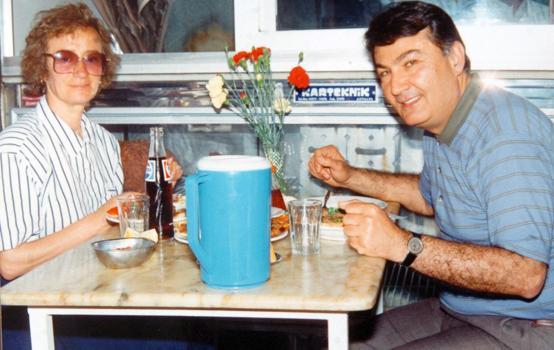 Deniz Baykal'ın eşi Olcay Baykal, yaşamını yitirdi / Ek fotoğraf