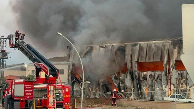 Malatya'da otobüs bakım onarım atölyesinde yangın