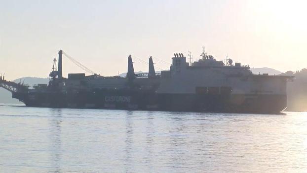Boru döşeme gemisi ‘Castorone' İstanbul Boğazı'ndan geçiyor -1