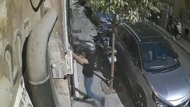 Şişli’de boşandığı eşinin evinin önüne geldi; penceredeki kayınpederine tekme ve yumruklarla saldırdı