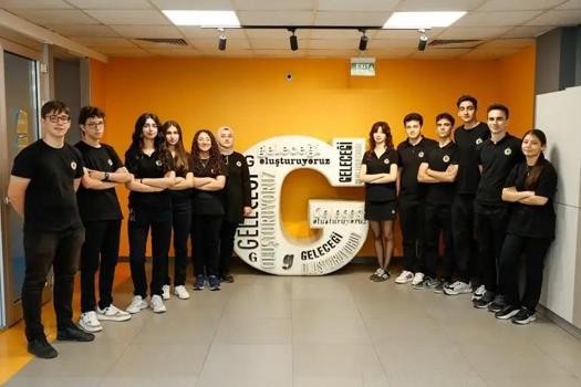 'Yapay zekayı kullanan deÄŸil, üreten gençler yetiÅŸtireceÄŸiz'