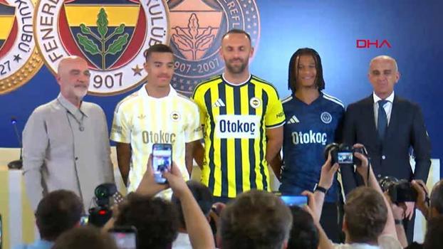 Fenerbahçe’de yeni transferler için imza töreni düzenlendi