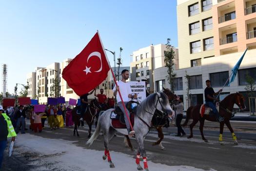 Malatya'da 'Kayısı Festivali' için kortej yürüyüşü