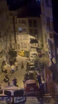 Eski sevgilisinin evine tırmandı; 'İhanet ettin' diye bağırıp camı yumrukladı