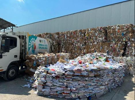 Nilüfer’de 7 bin ton eski kitap geri dönüşüm firmasına teslim edildi