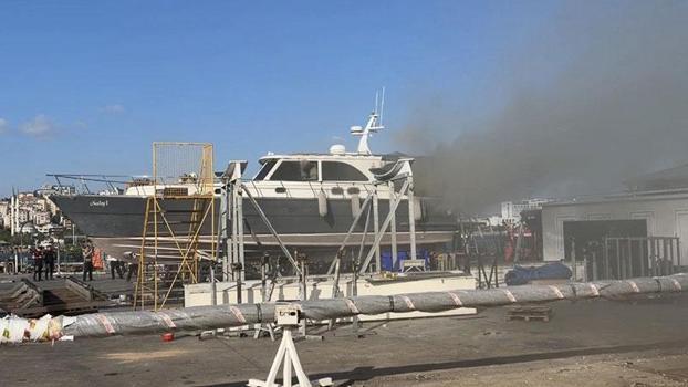 Pendik Marina’da bakımdaki teknede çıkan yangın söndürüldü