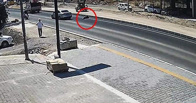 Kamyonetin çarptığı yaya ağır yaralandı; 16 yaşındaki sürücü gözaltında