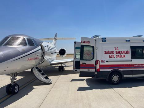 Mardin'de ambulans uçak, Avşin bebek için havalandı