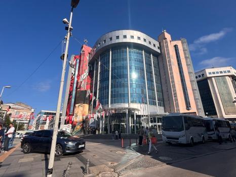 İzmit Belediye Başkanı ile eşi gözaltına alındı