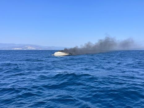 Didim açıklarında tekne yangını: 2 kişi denizden kurtarıldı