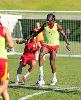 Galatasaray, günü çift antrenmanla tamamladı