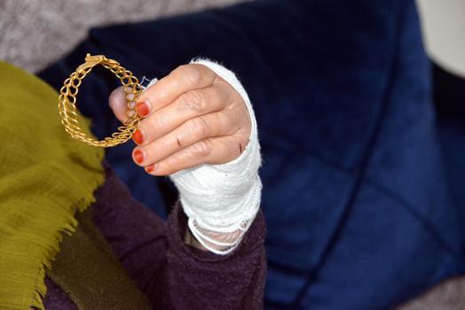Komşu kadını bıçakla yaralayıp bileziğini gasbeden sanığa 15 yıla kadar hapis istemi