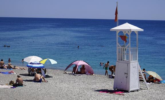Antalya'da hissedilen sıcaklık 44 dereceyi buldu / Ek fotoğraflar
