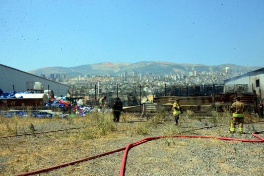 Kahramanmaraş’ta plastik fabrikasında yangın (2)