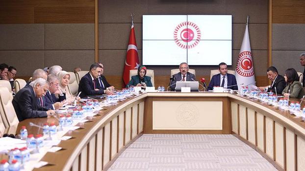 Okul Olaylarını Araştırma Komisyonu'ndaki vekillerden 'bireysel silahların sınırlandırılması' önerisi