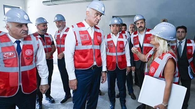 Bakan Ersoy, Diyarbakır Anı Müzesi ve Kültür Merkezi'nde incelemelerde bulundu